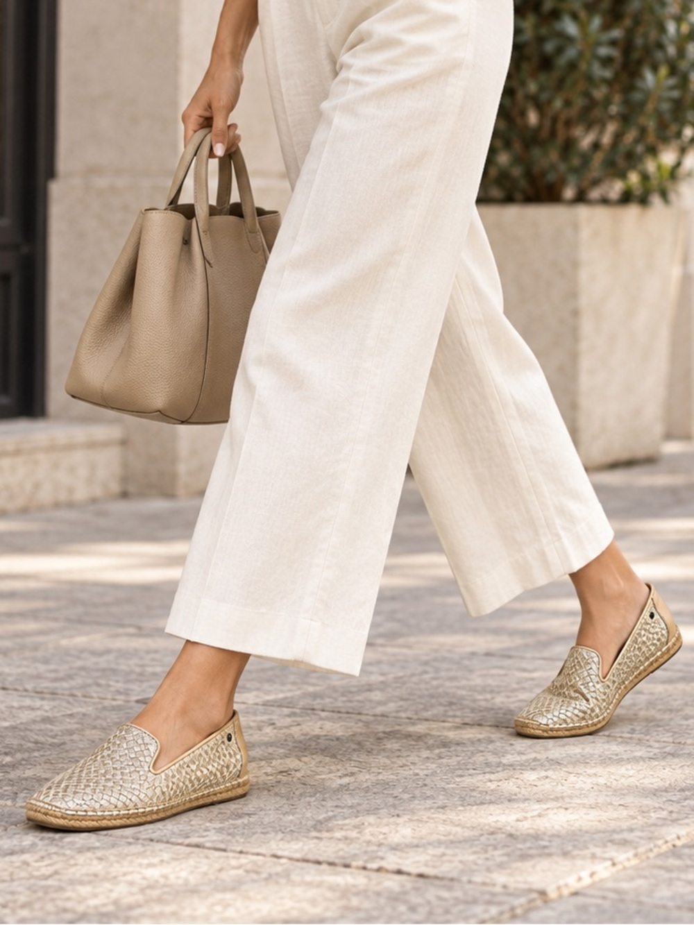 UGG Sandrinne Metallic Gold Woven Leather Espadrille Loafers Size 8